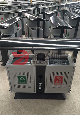 沖孔型垃圾桶生產(chǎn)車(chē)間